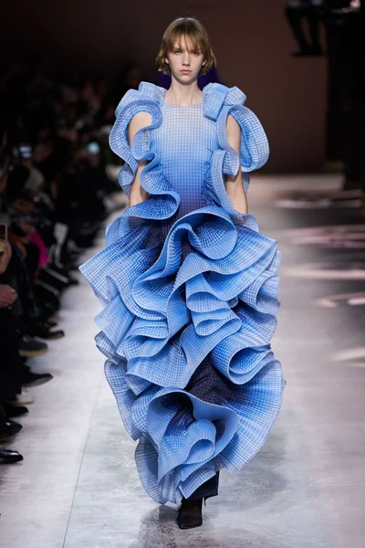 Look 7